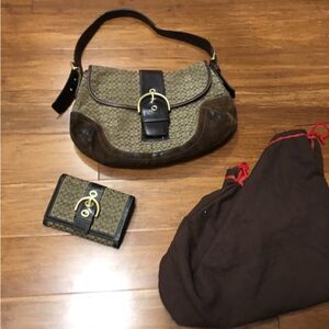 Brown jacquard vintage Coach Soho and wallet